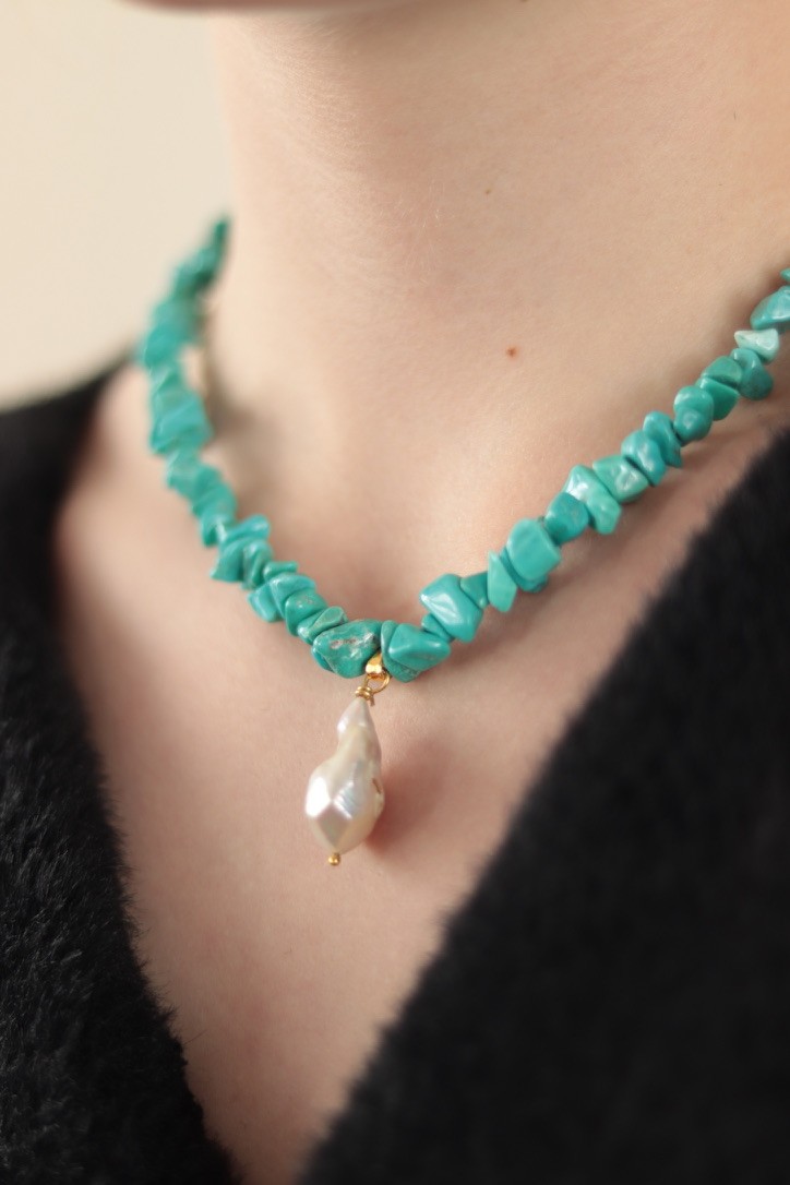 TURQUOISE AND REAL BAROQUE PEARL NECKLACE