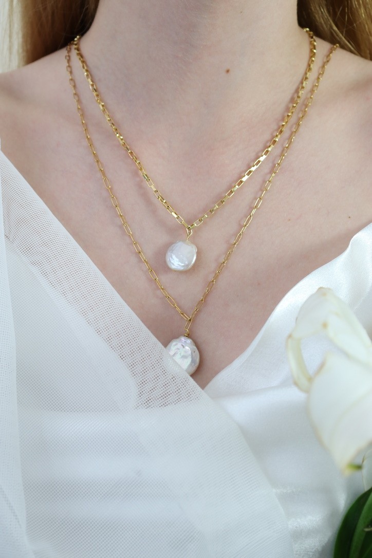 BELLA REAL PEARL NECKLACE