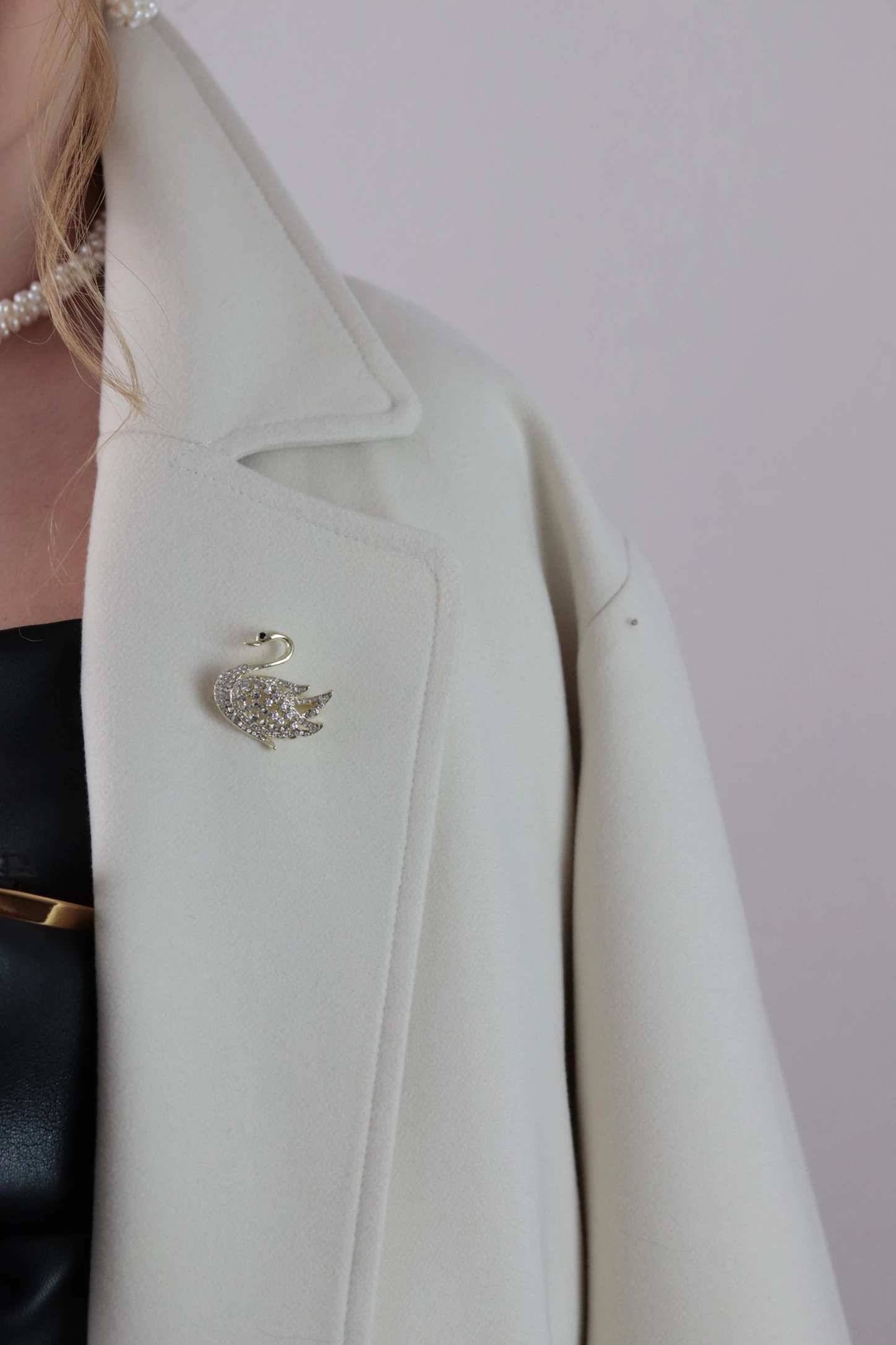 VELVET SEDEF BROŞ SERİSİ - GOLD TAŞLI KUĞU