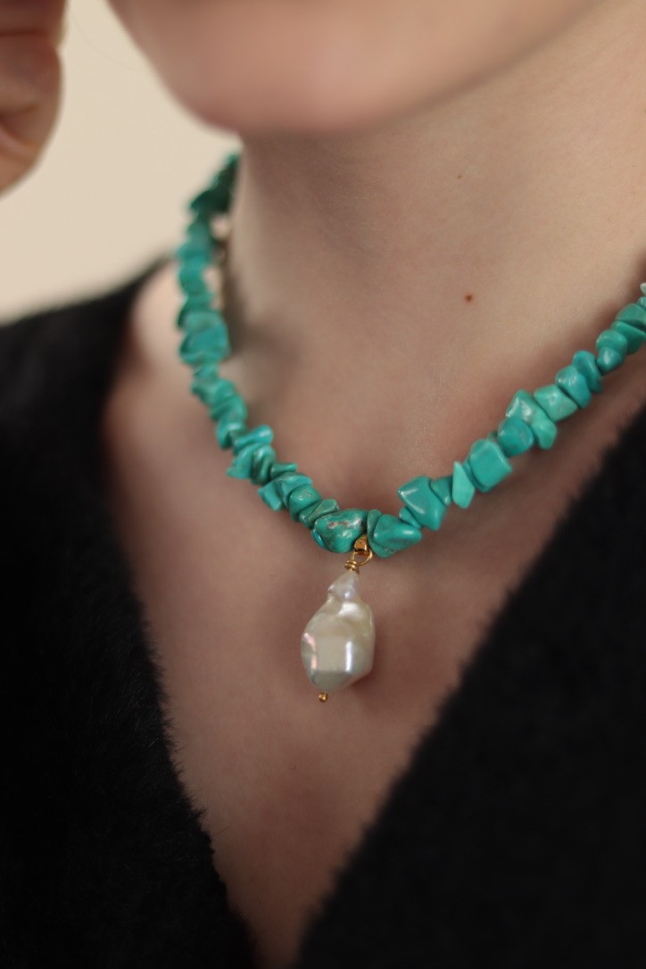 TURQUOISE AND REAL BAROQUE PEARL NECKLACE