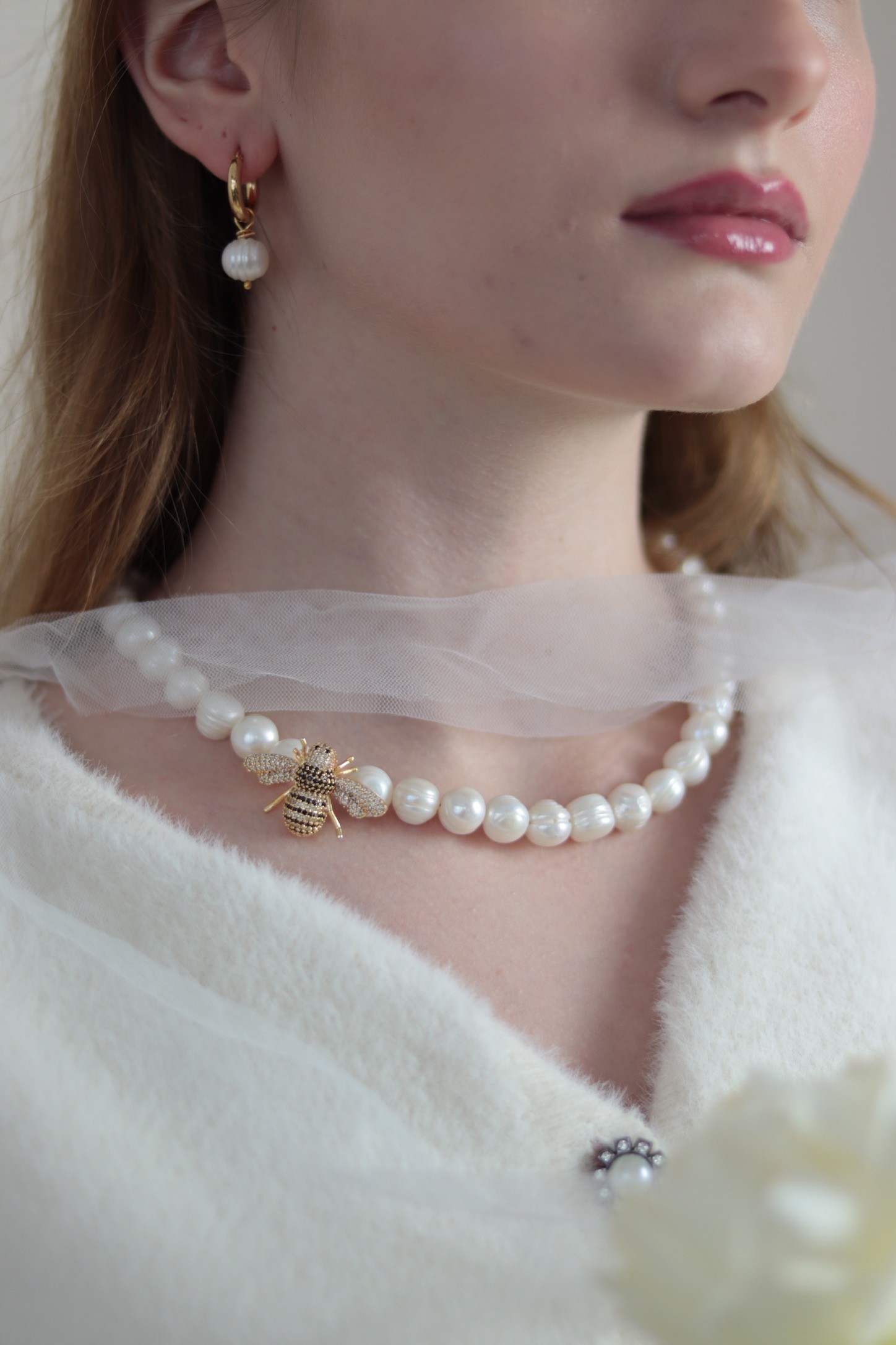 BEE REAL PEARL NECKLACE