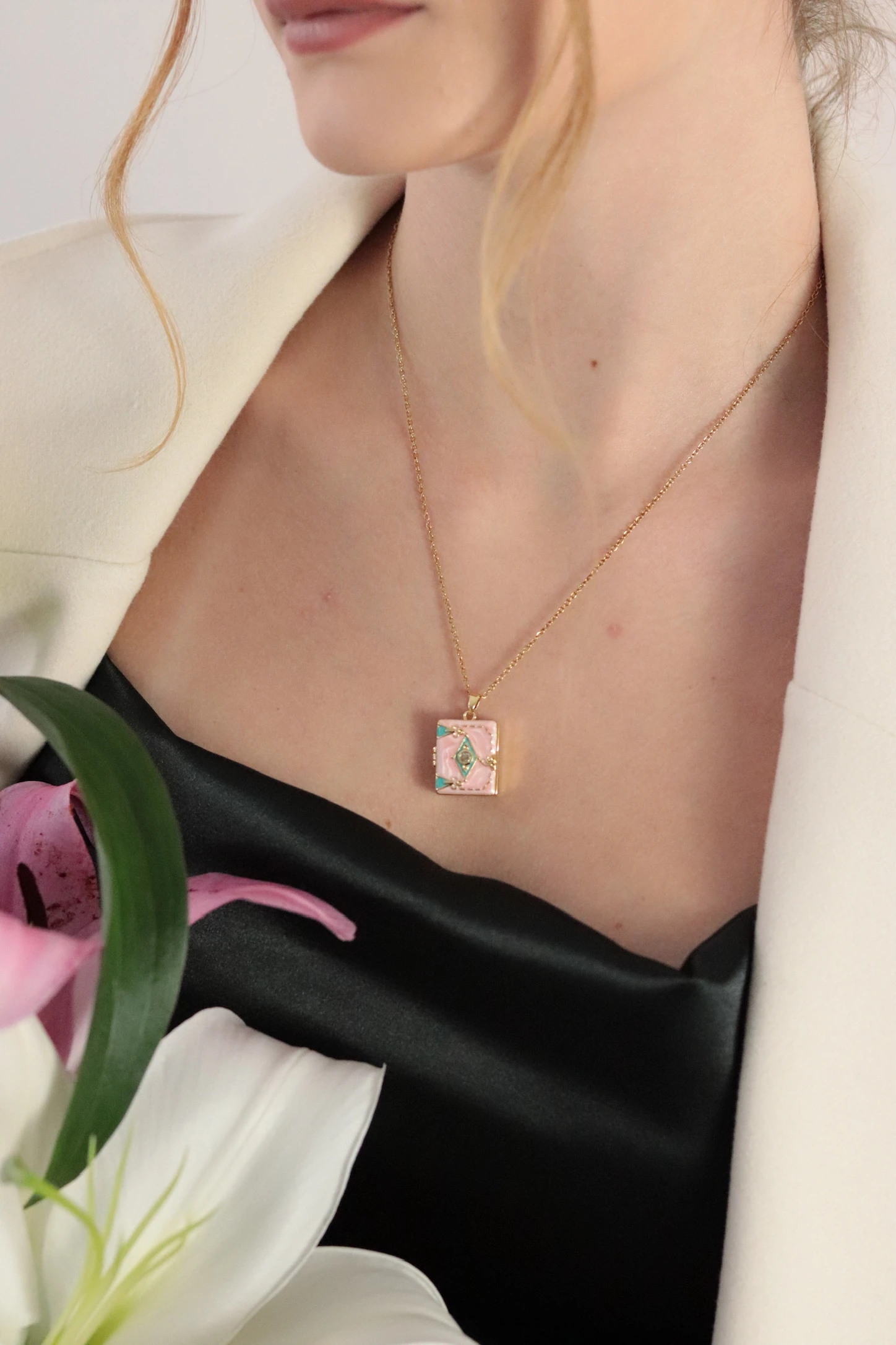 PEARL MUSEUM MADALYON KOLYE