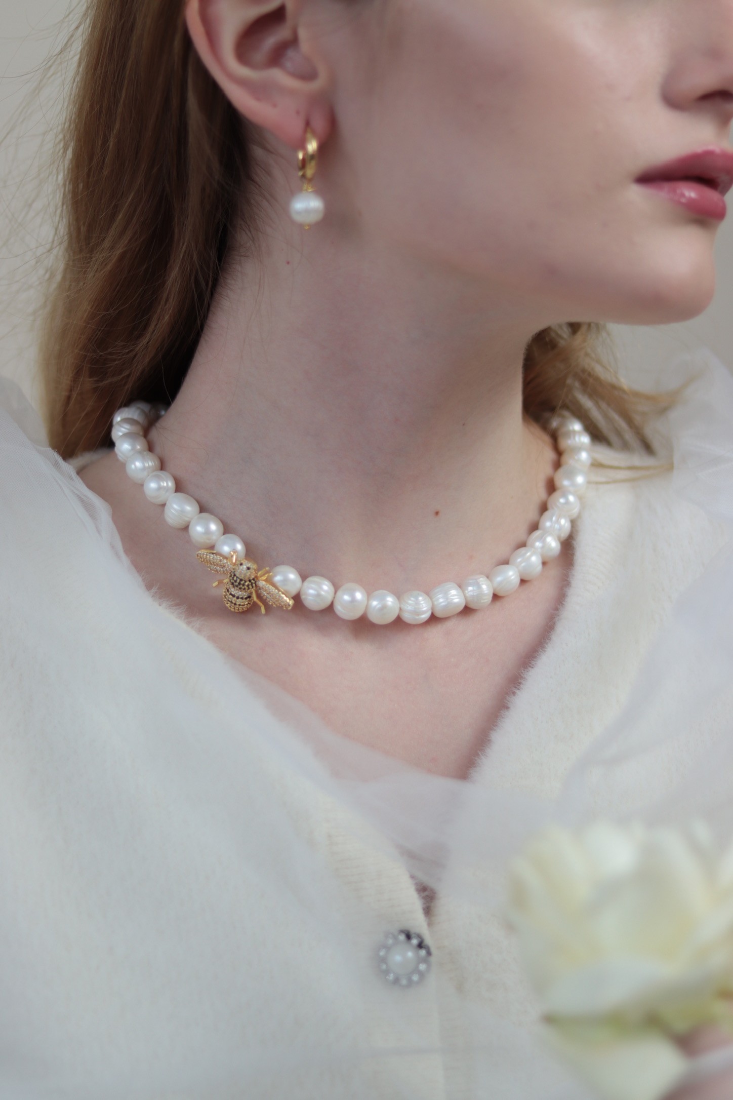 BEE REAL PEARL NECKLACE