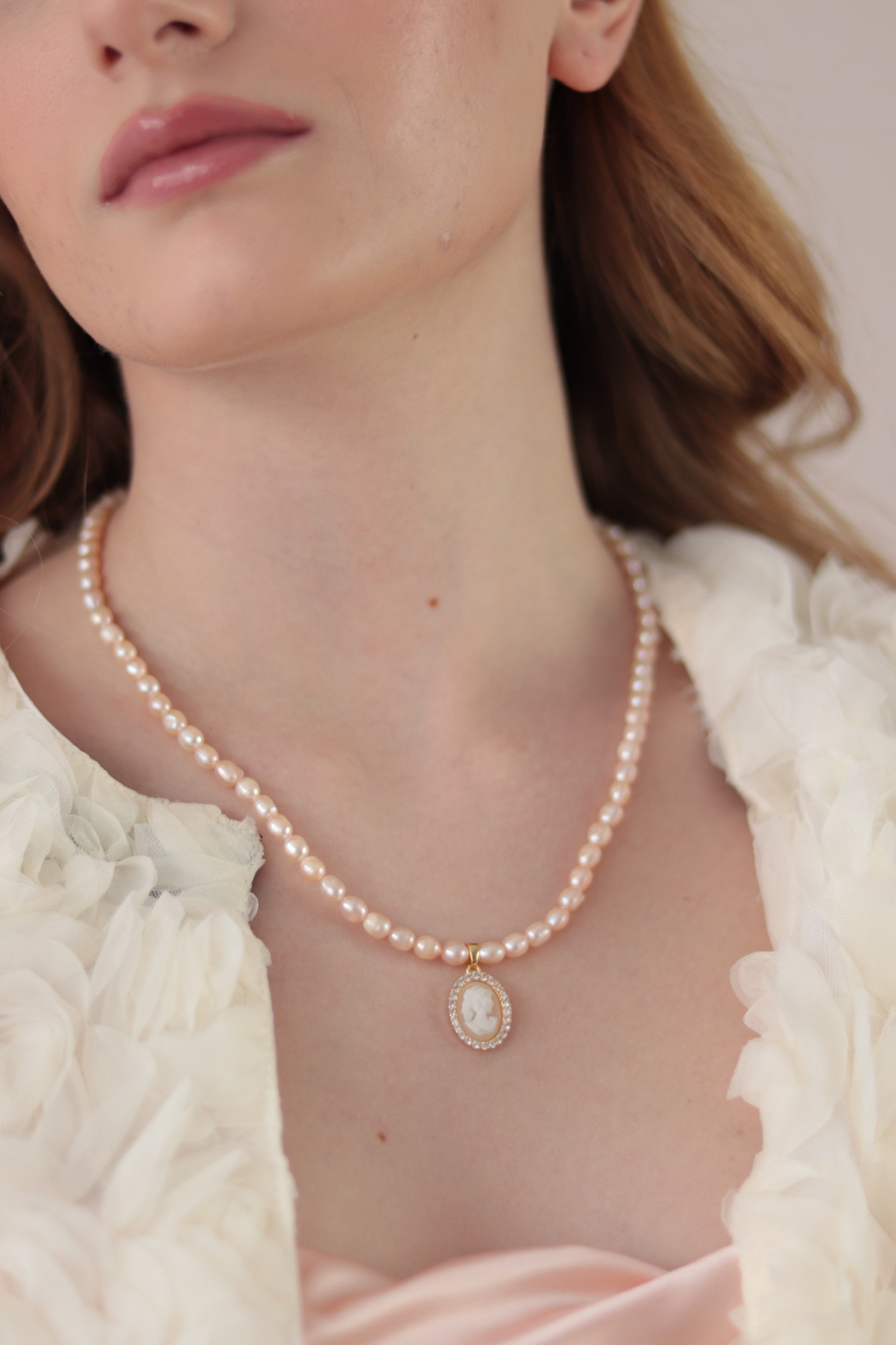 MADAME SALMON NAIF REAL PEARL NECKLACE