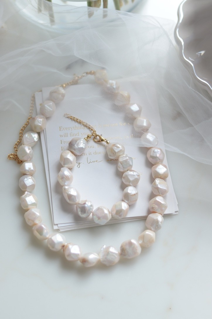 CRYSTAL BAROQUE REAL PEARL SET