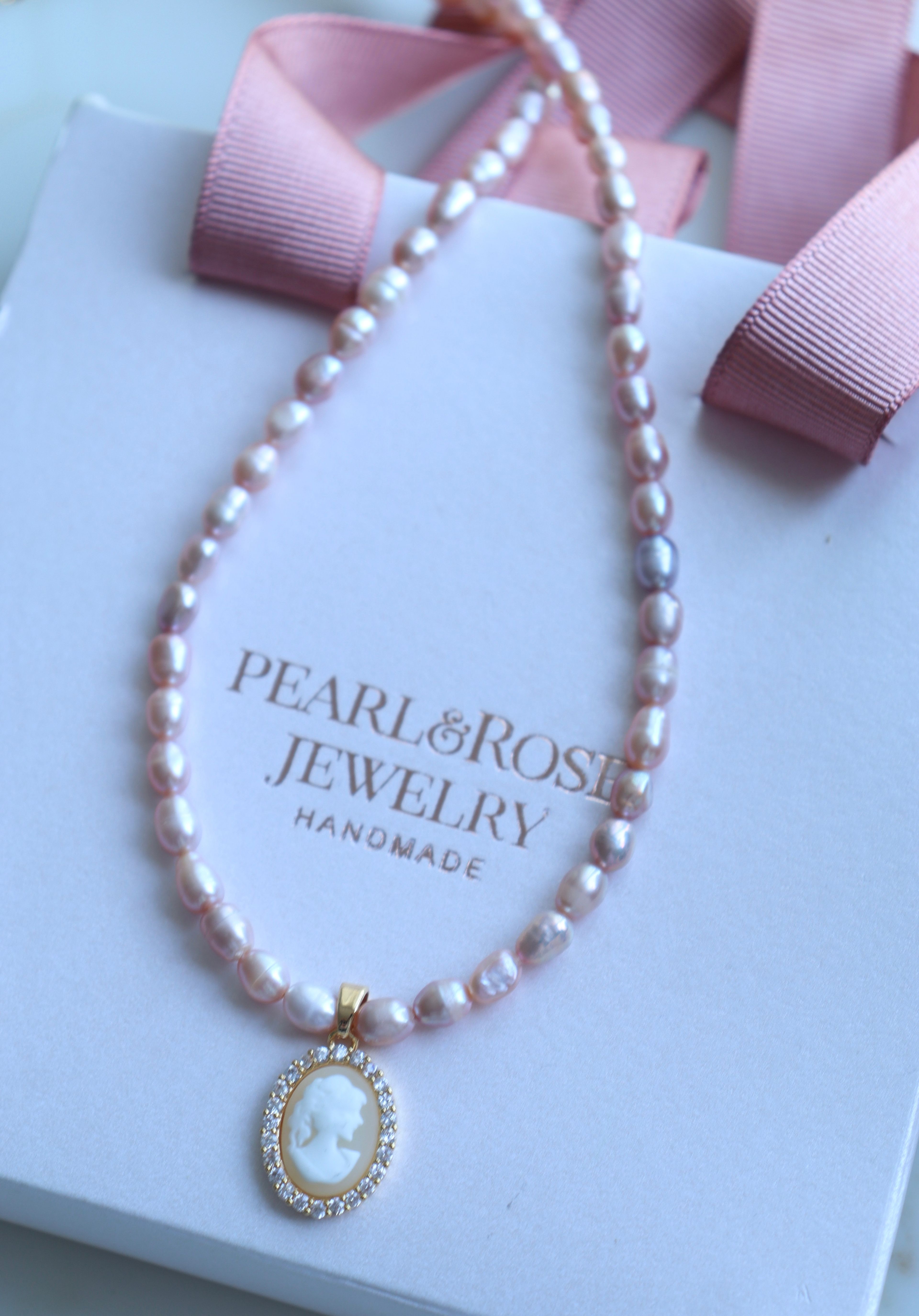 POWDER NAIVE MADAME REAL PEARL NECKLACE