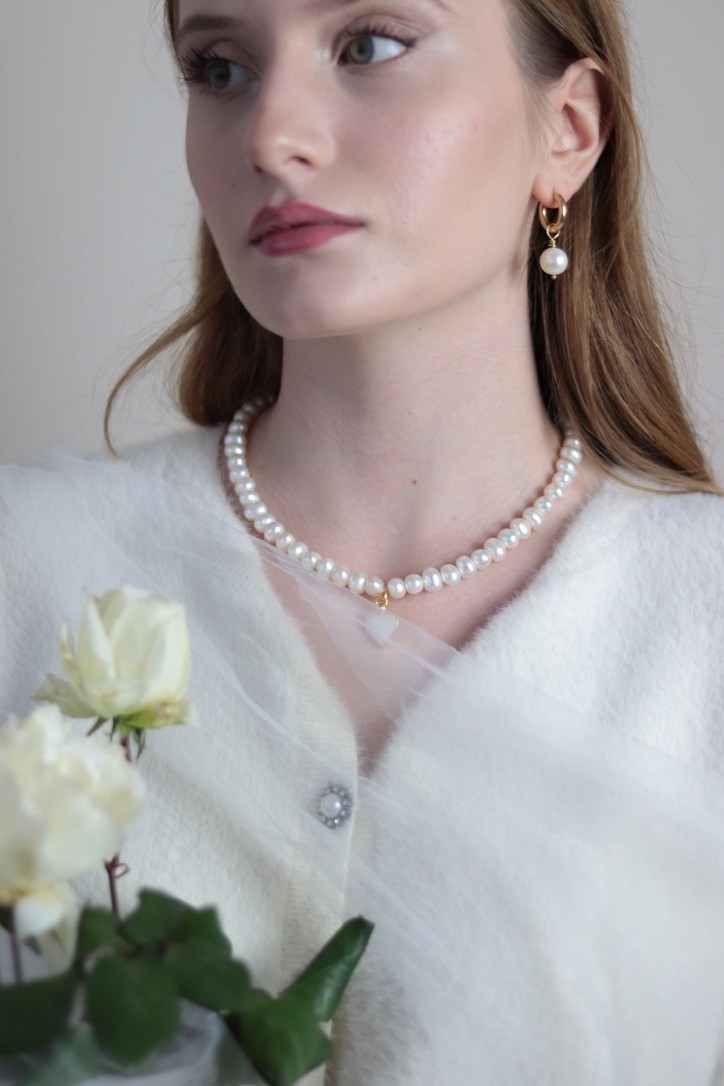 WHITE ANGELINA REAL PEARL NECKLACE