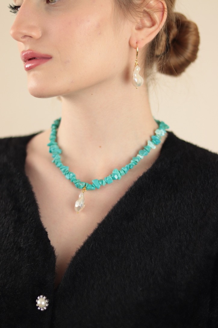 TURQUOISE AND REAL BAROQUE PEARL NECKLACE