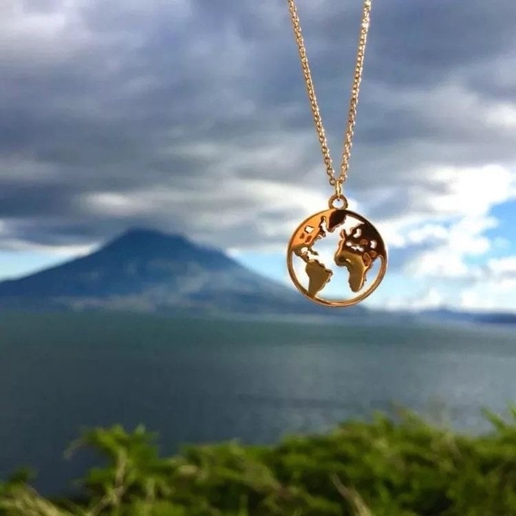 GOLD WORLD NECKLACE