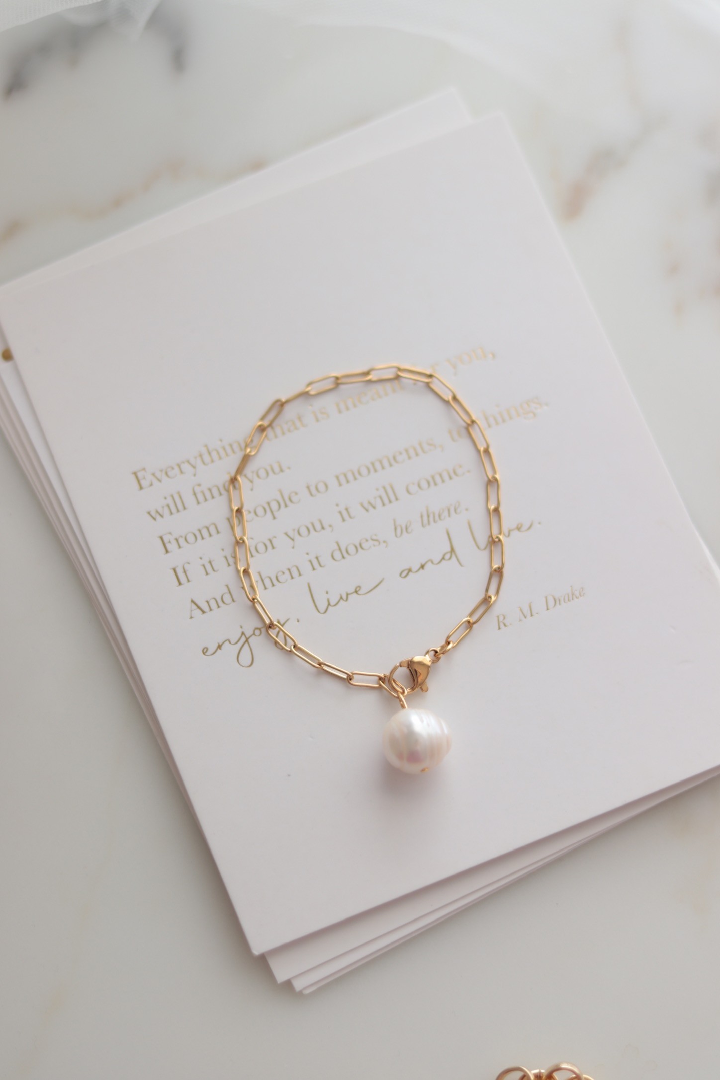 VICTORIA GRAIN REAL PEARL BRACELET