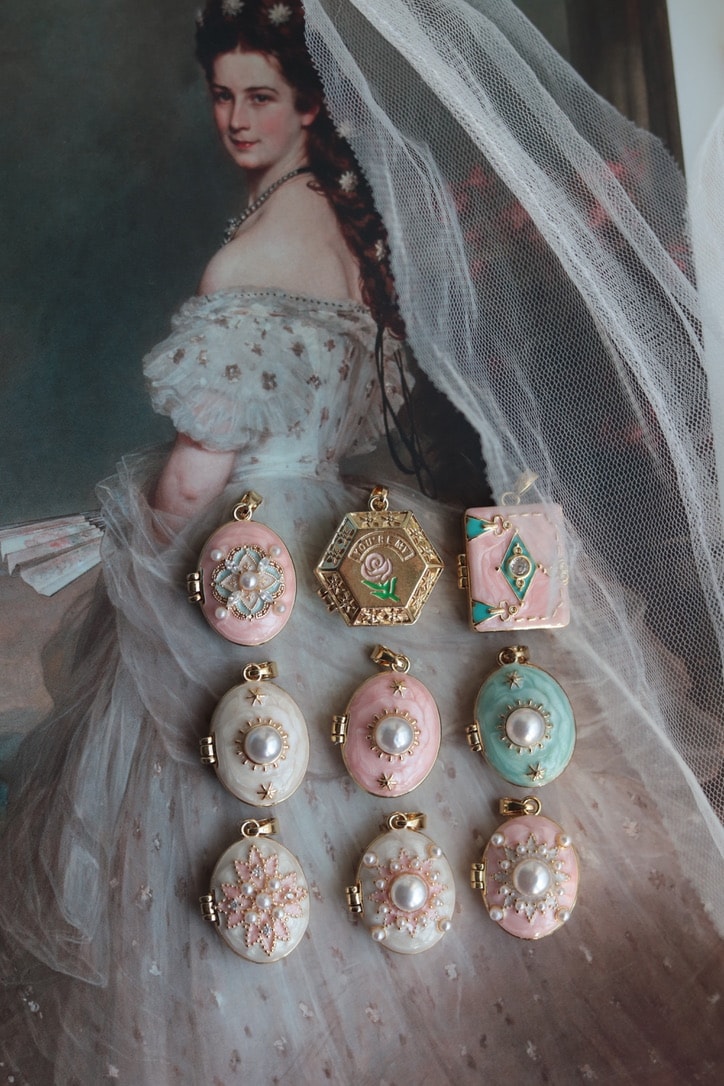 PEARL MUSEUM CHARM