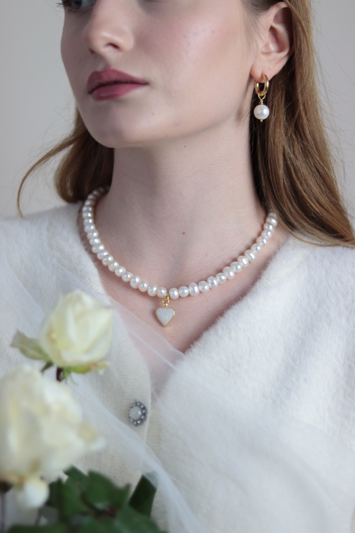 WHITE ANGELINA REAL PEARL NECKLACE