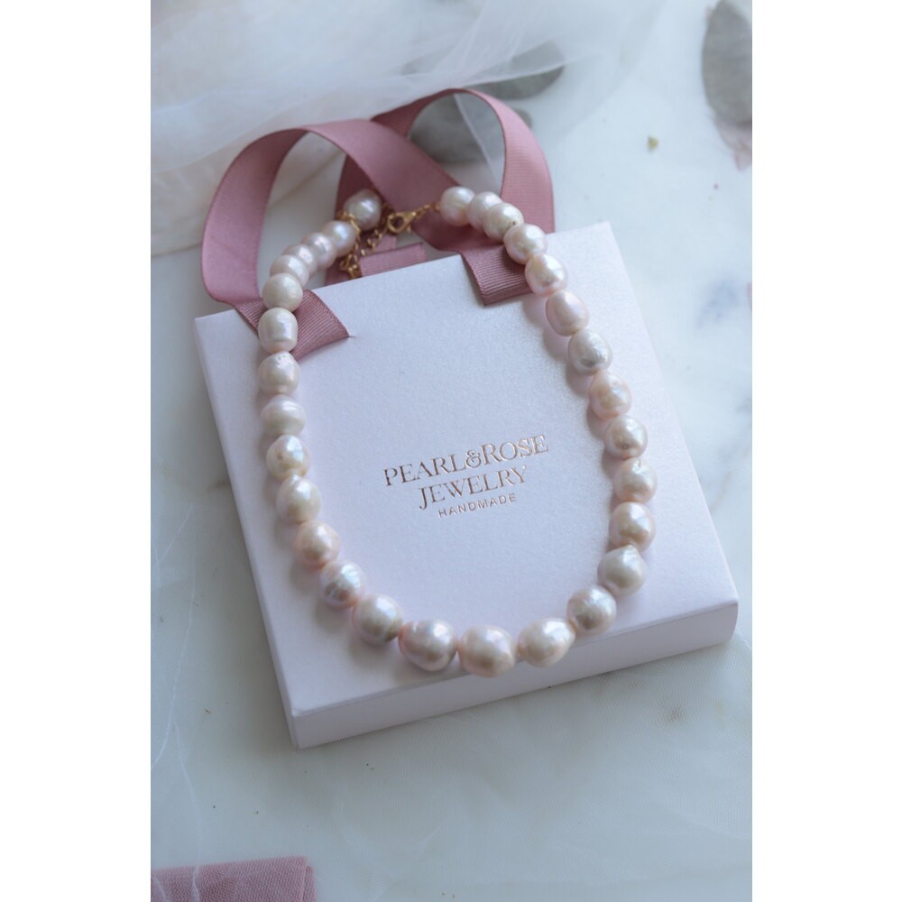 OVAL BAROQUE REAL PEARL NECKLACE