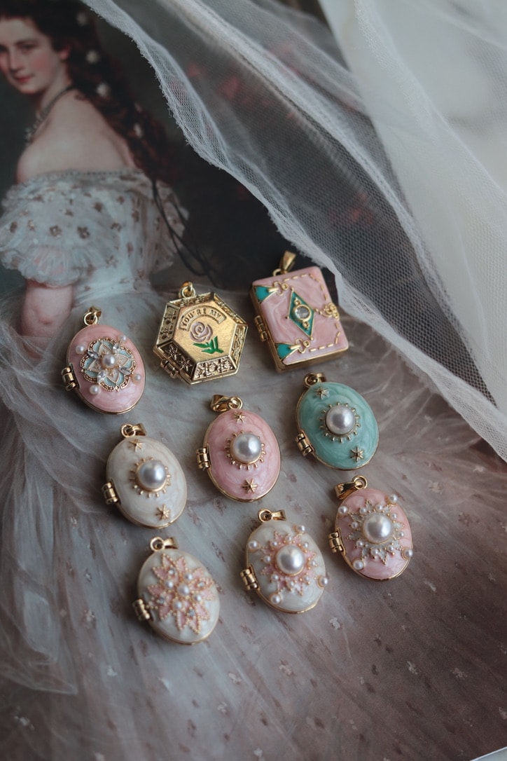 PEARL MUSEUM CHARM