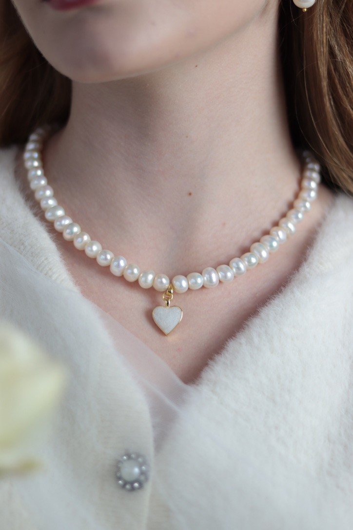 WHITE ANGELINA REAL PEARL NECKLACE