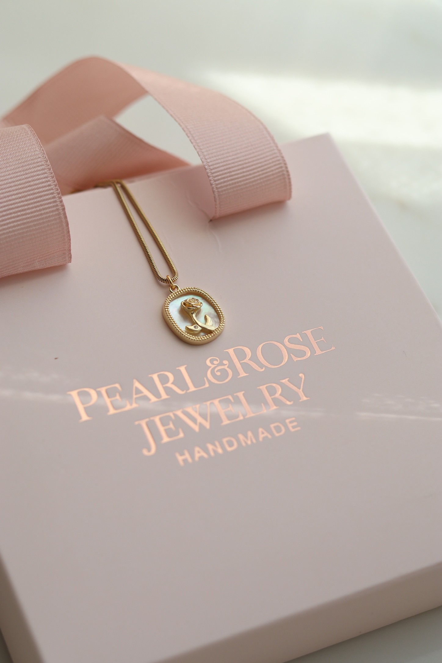 ROSE REAL PEARL NECKLACE