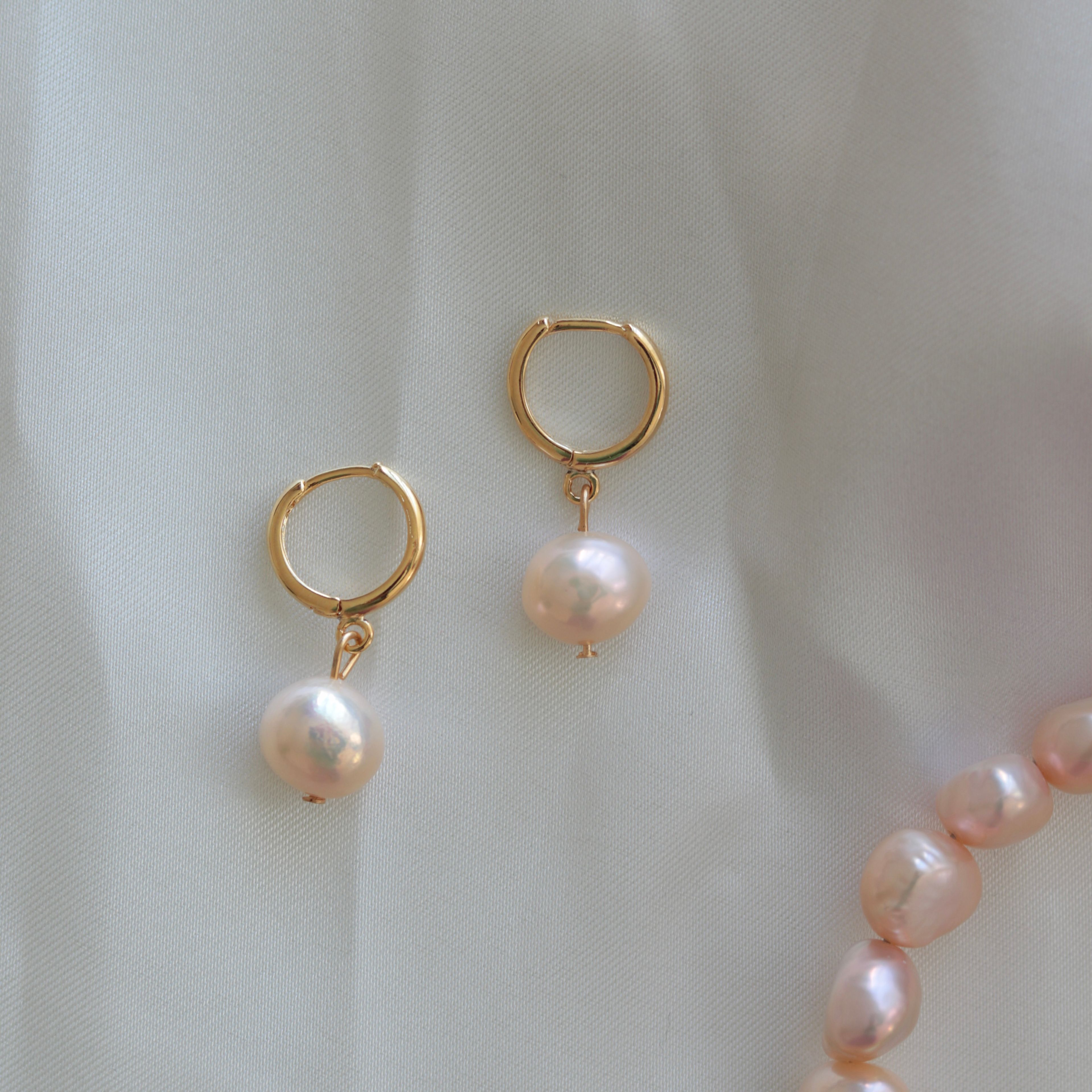 SALMON REAL PEARL EARRINGS