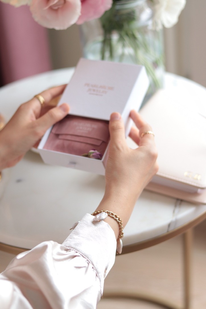 BELLA CHANEL REAL PEARL BRACELET