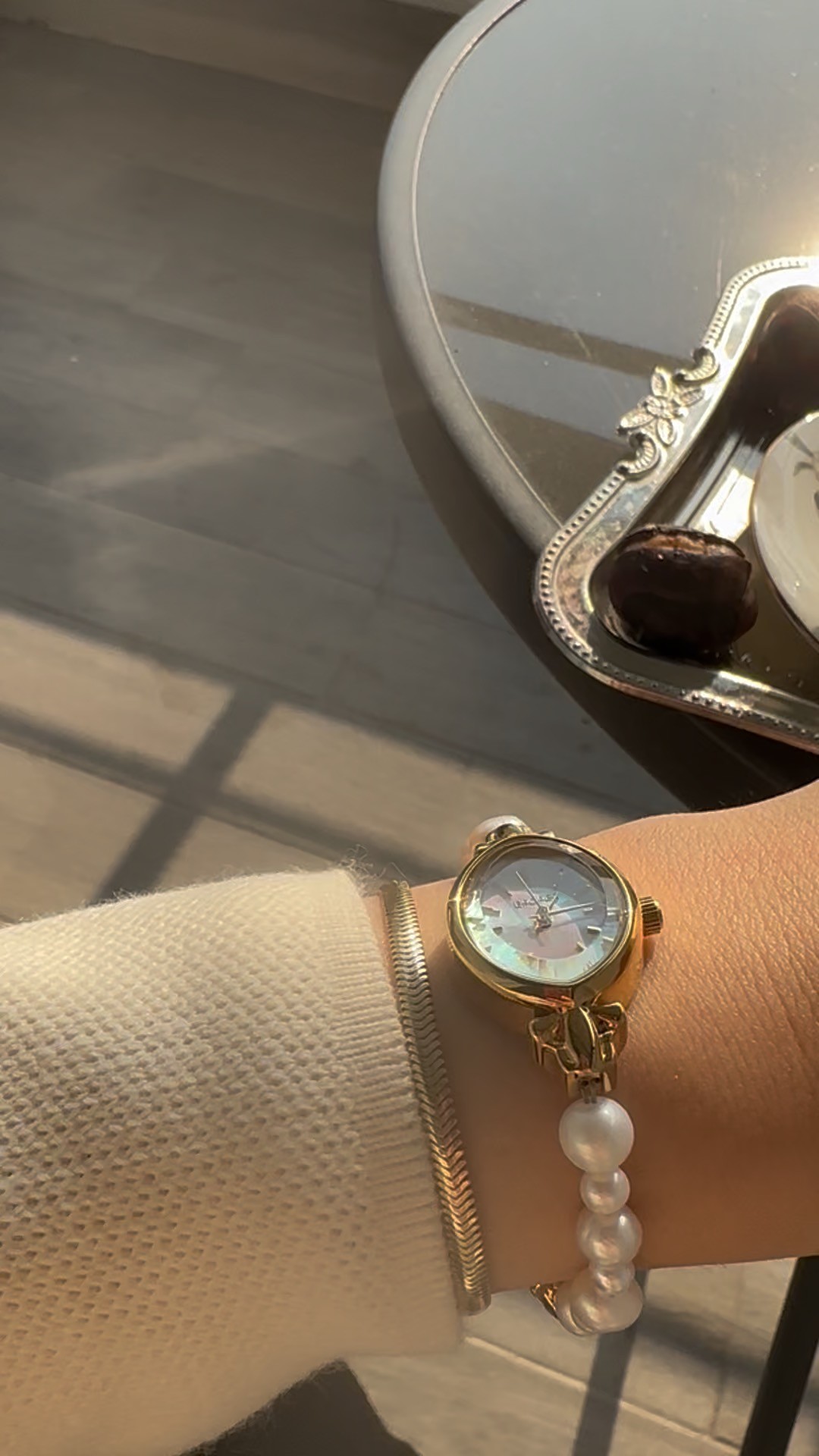 VINTAGE NO.2 REAL PEARL WATCH
