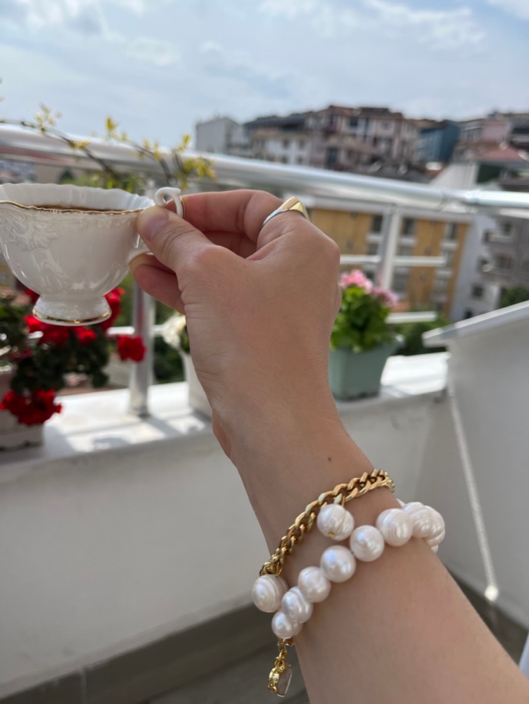 VICTORIA CHANEL REAL PEARL BRACELET