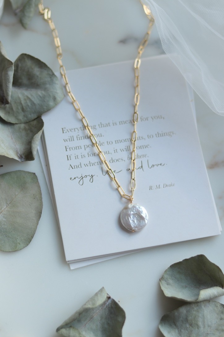 BELLA REAL PEARL NECKLACE