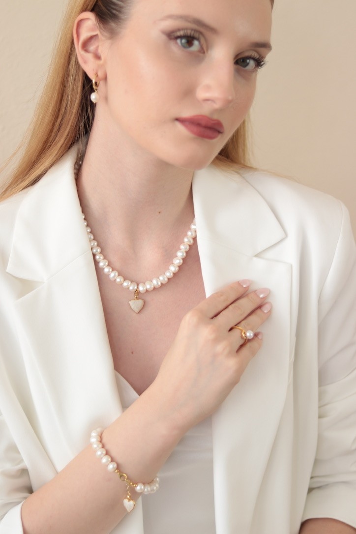 WHITE ANGELINA REAL PEARL NECKLACE