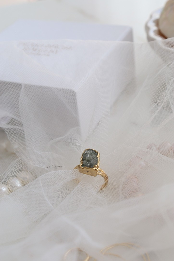 ORIGINAL DRUZE QUARTZ RING