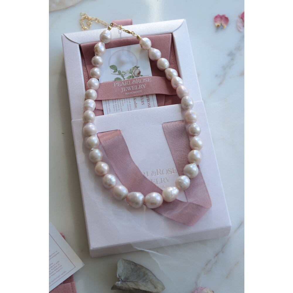 OVAL BAROQUE REAL PEARL NECKLACE