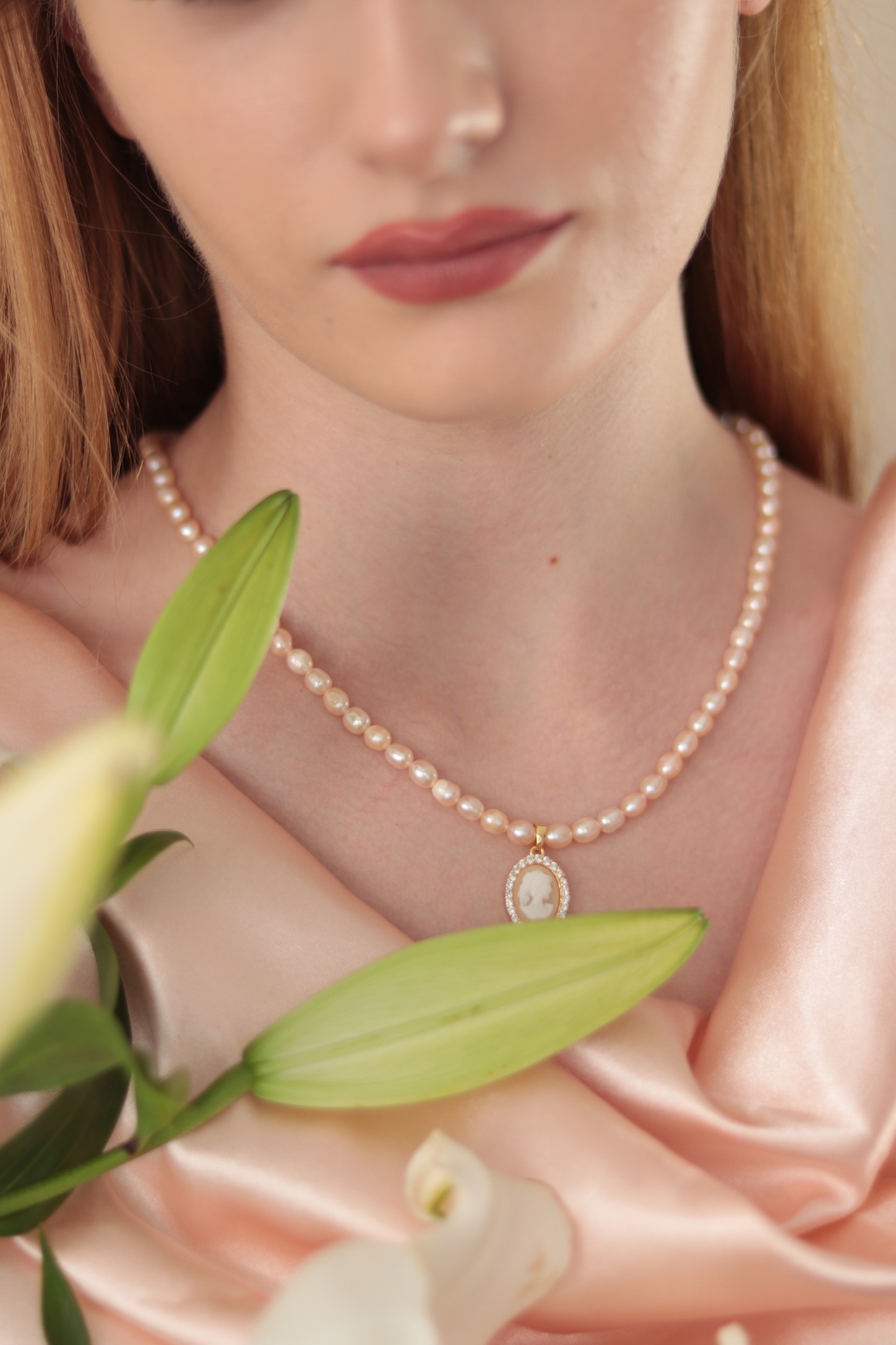 MADAME SALMON NAIF REAL PEARL NECKLACE