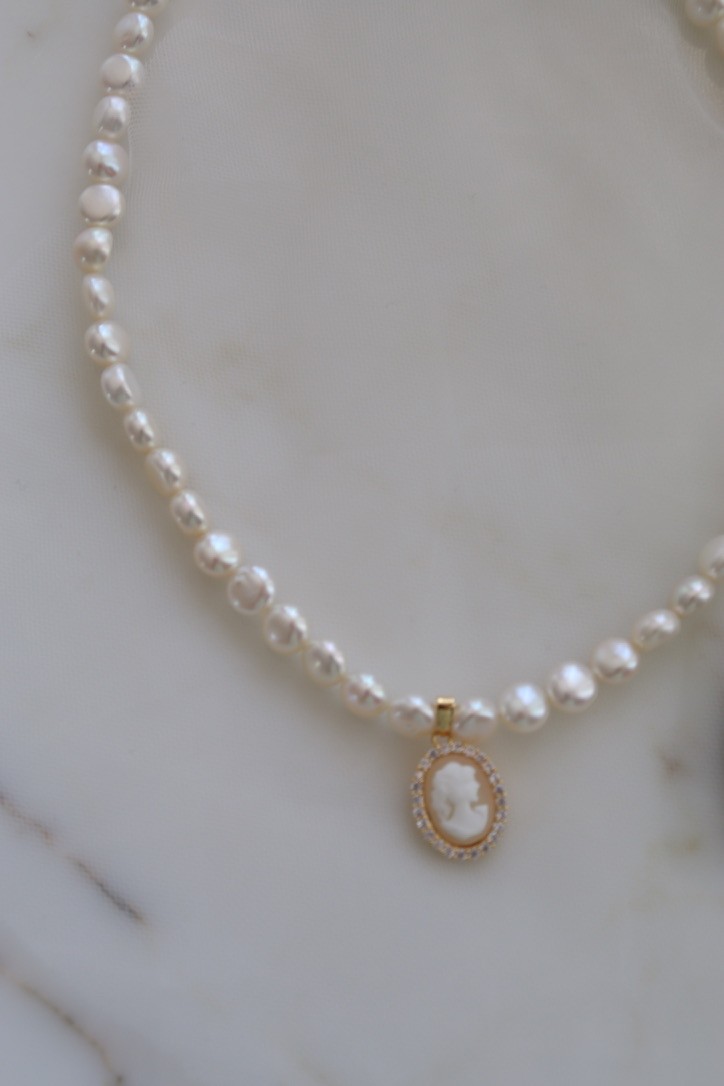 MADAME DIANA REAL PEARL BRIDE NECKLACE