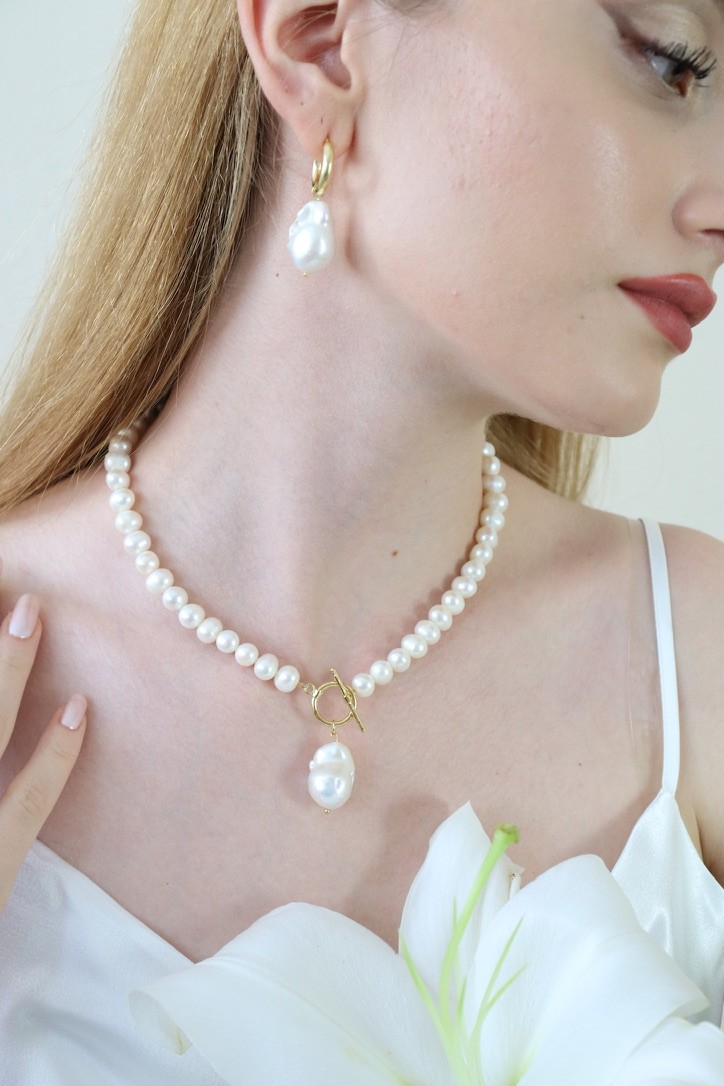 WHITE ANGELINA PREMIUM REAL PEARL NECKLACE