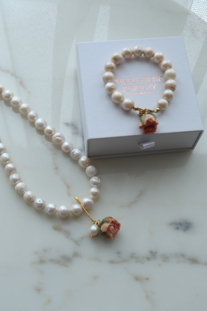 OVAL BAROQUE REAL PEARL NECKLACE