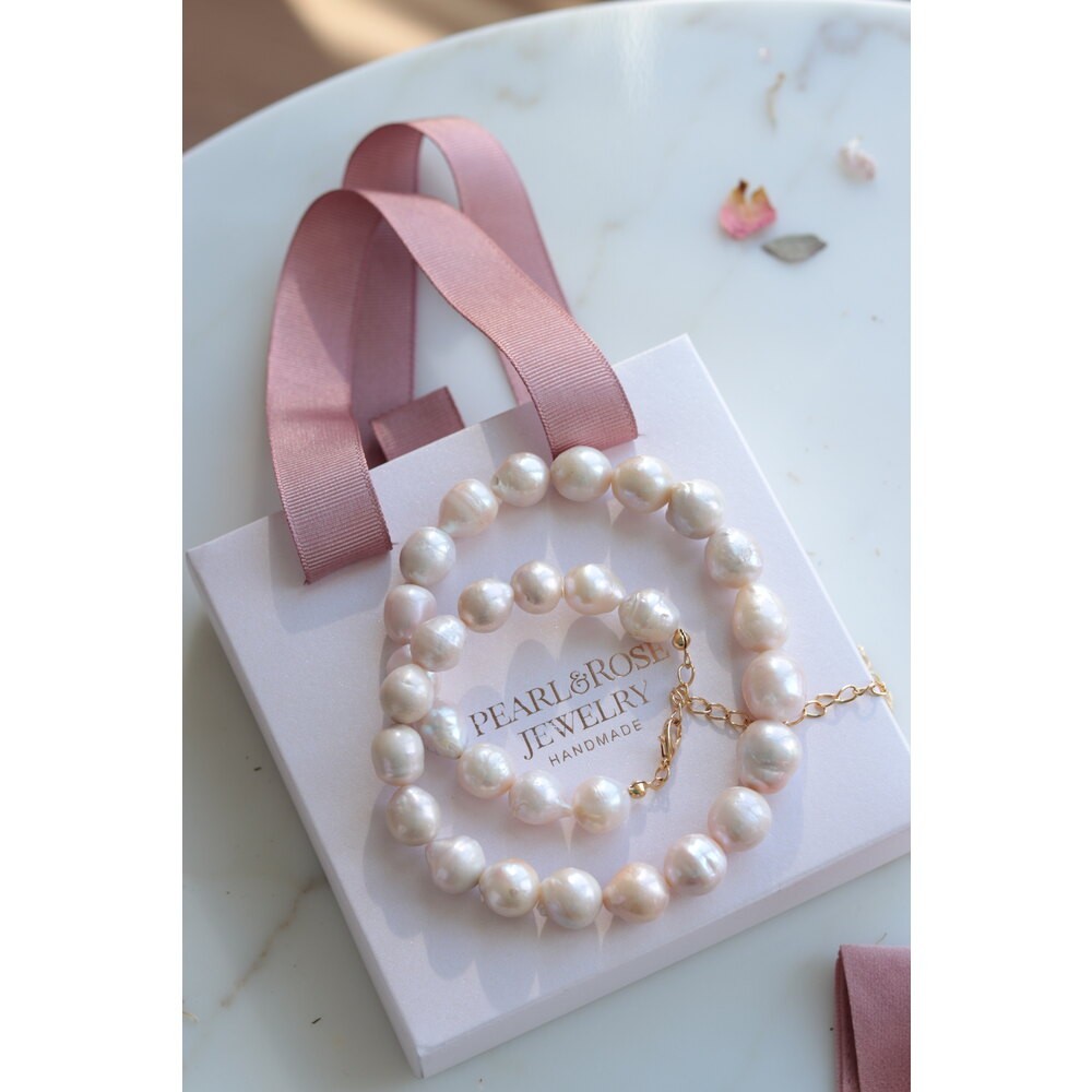 OVAL BAROQUE REAL PEARL NECKLACE