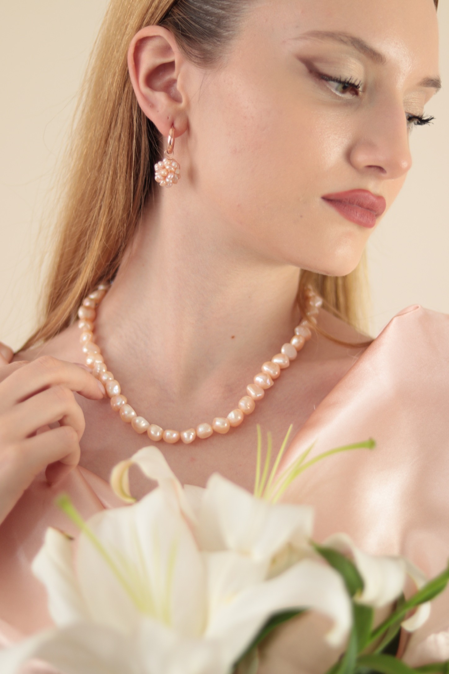 SALMON REAL PEARL NECKLACE