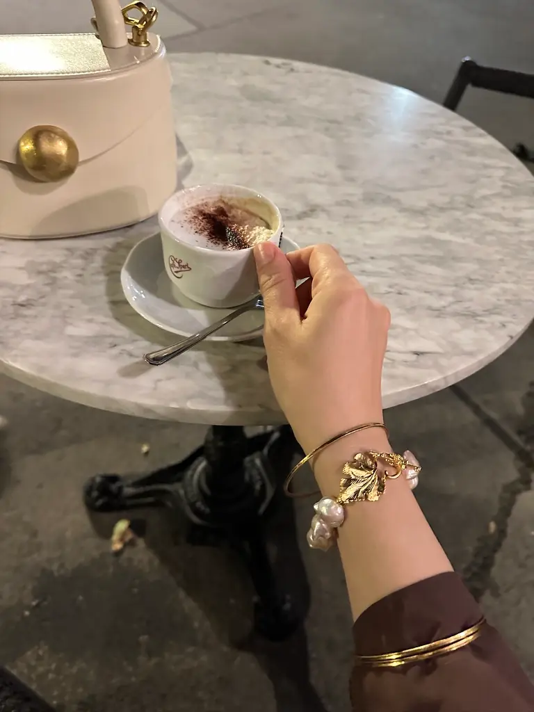 Tabiki Viyana'da cafe melange içilir..