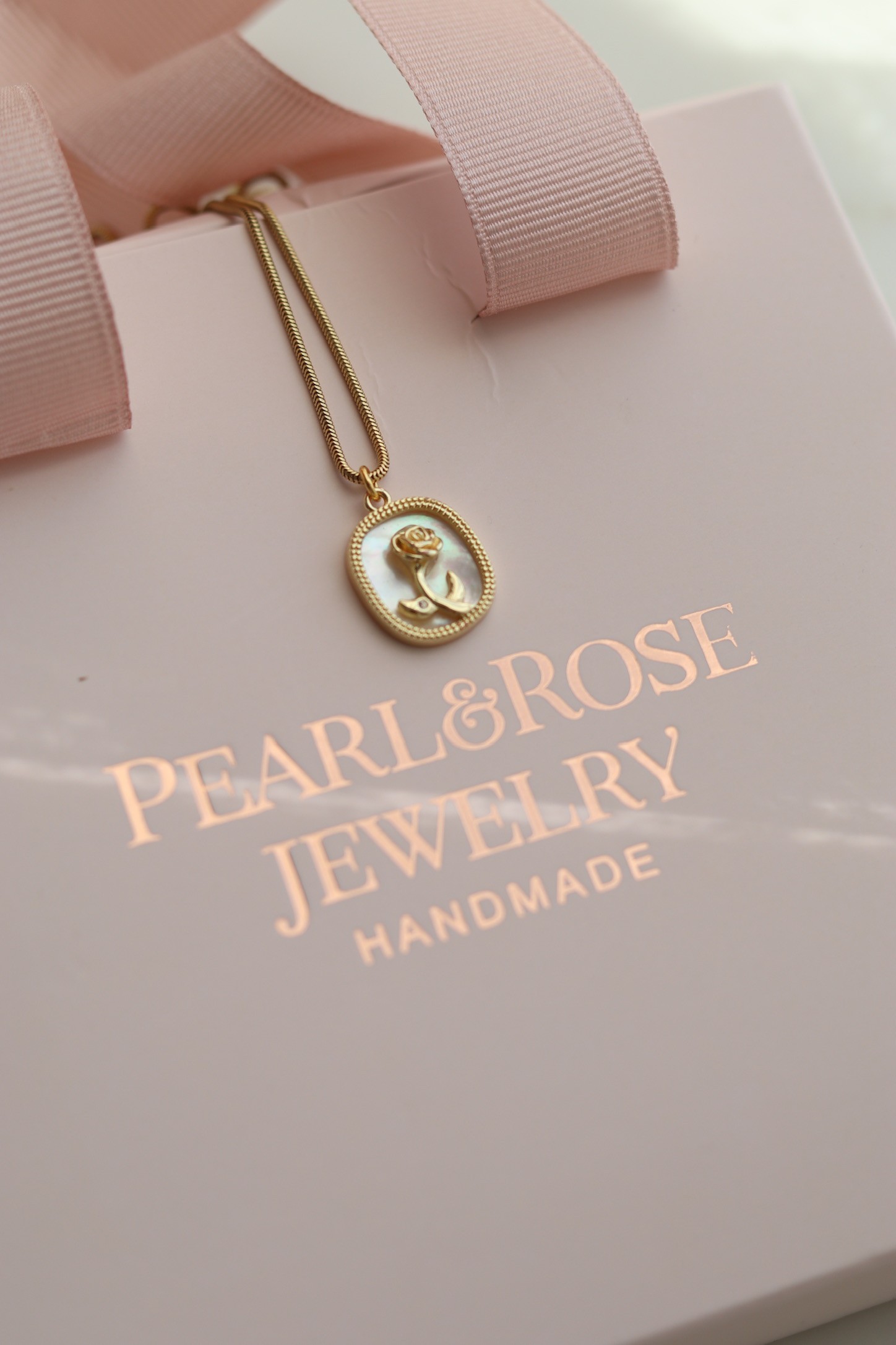 ROSE REAL PEARL NECKLACE