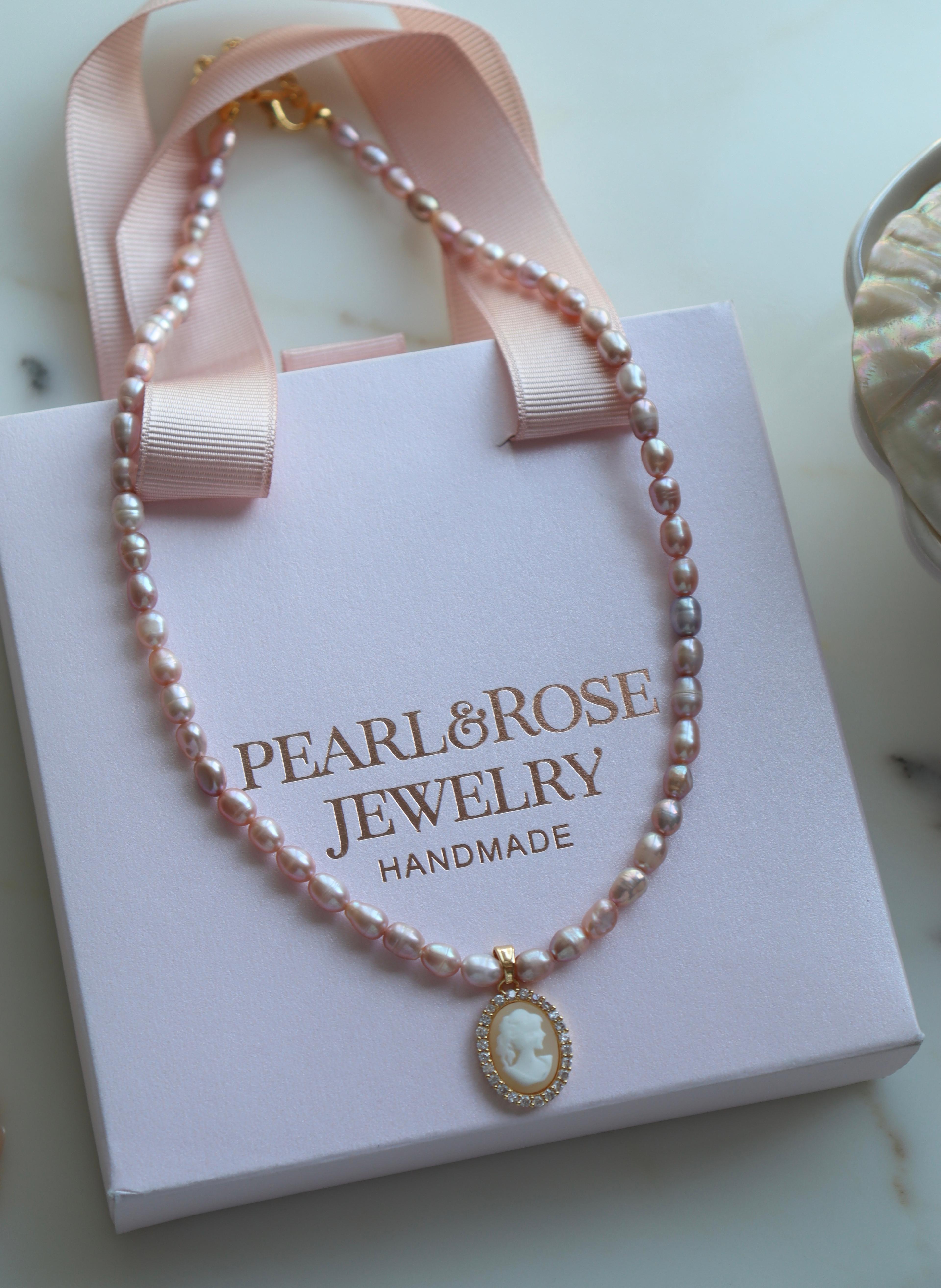 POWDER NAIVE MADAME REAL PEARL NECKLACE