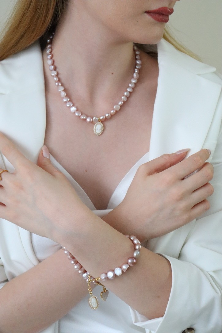 POWDER MADAME EMILIA REAL PEARL NECKLACE