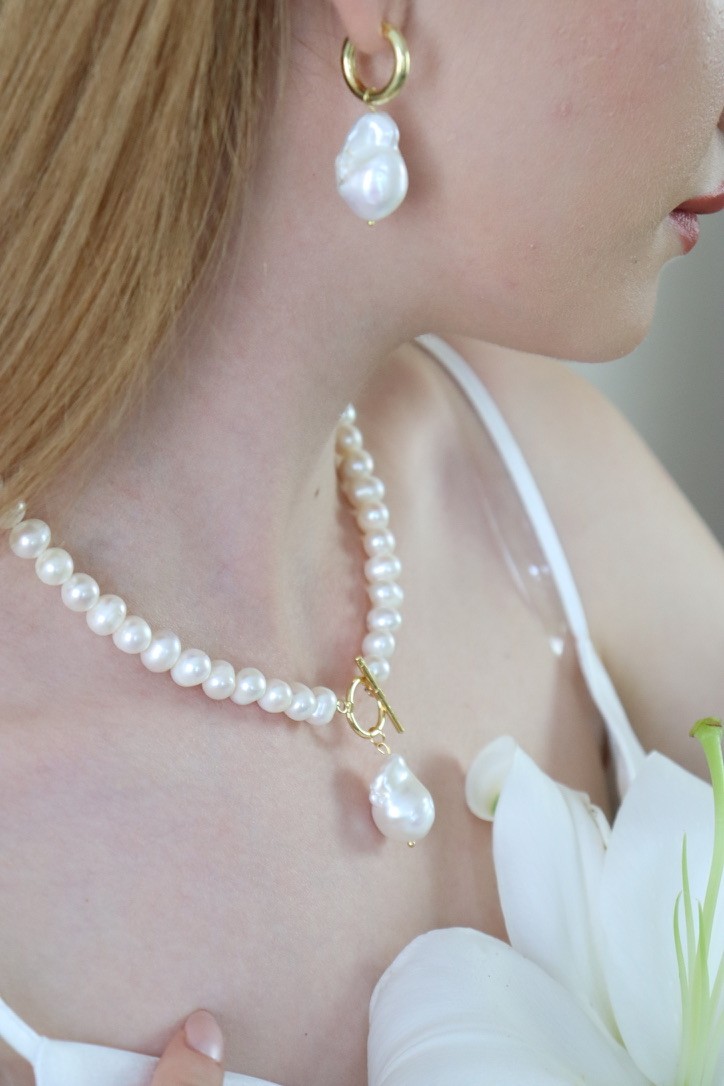 WHITE ANGELINA PREMIUM REAL PEARL NECKLACE