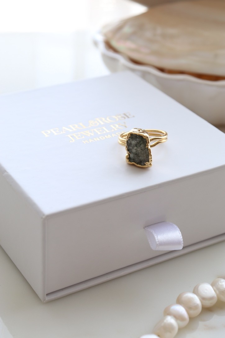 ORIGINAL DRUZE QUARTZ RING