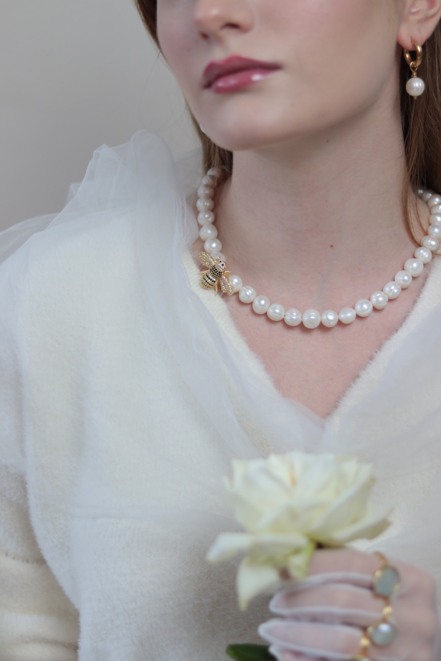 BEE REAL PEARL NECKLACE