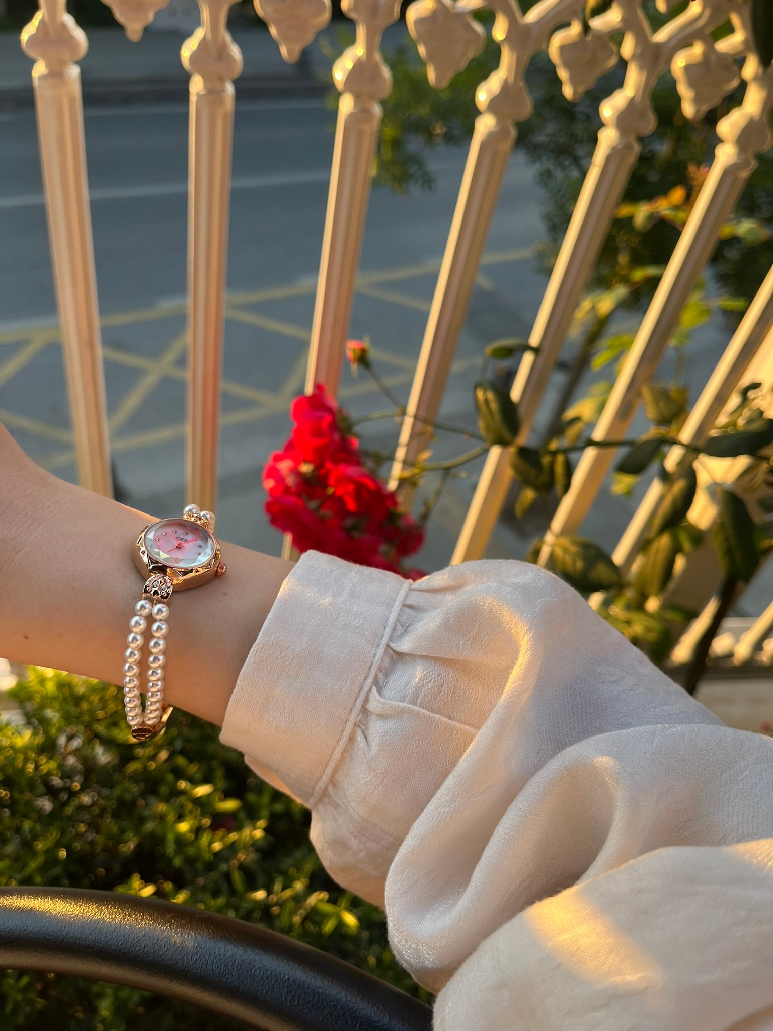 VINTAGE REAL PEARL ROSE WATCH