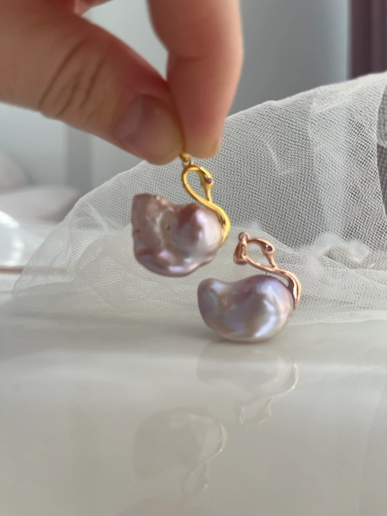 PİNK SWAN REAL PEARL BAROQUE NECKLACE 