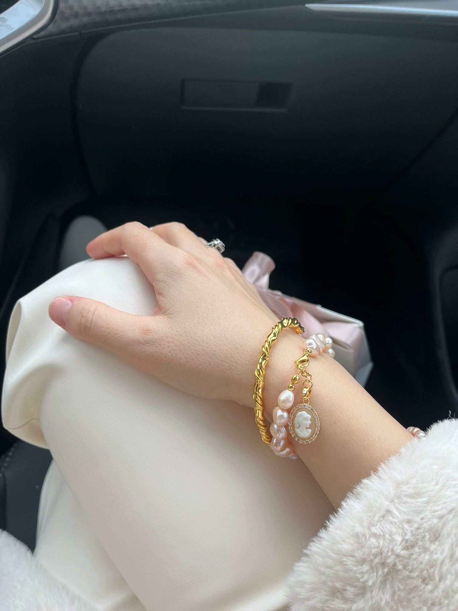 MADAME DIANA REAL PEARL BRACELET