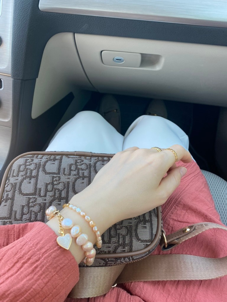 SALMON REAL PEARL BRACELET WITH LOVE