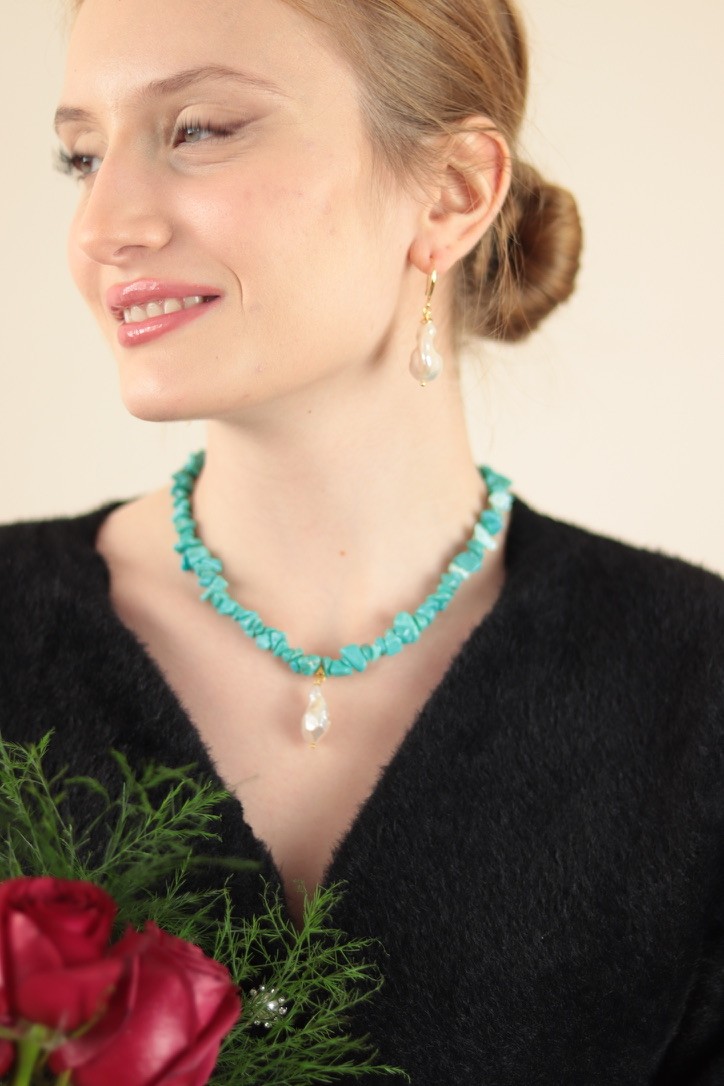 TURQUOISE AND REAL BAROQUE PEARL NECKLACE