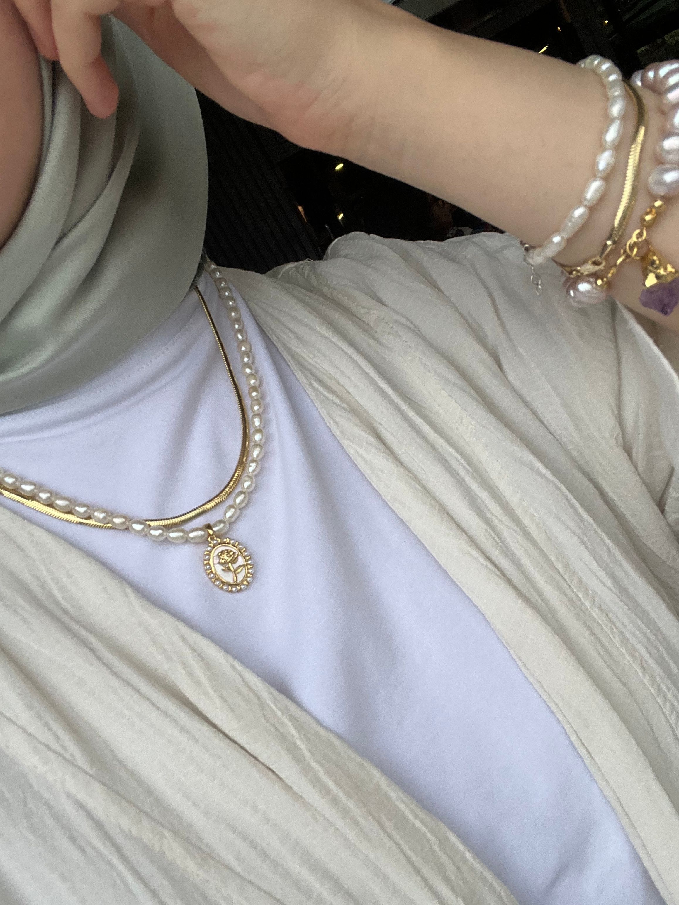 PEARL ROSE NAIF REAL PEARL NECKLACE