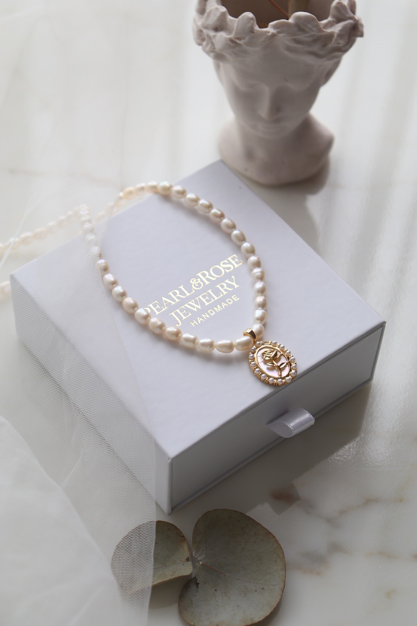 PEARL ROSE NAIF REAL PEARL NECKLACE