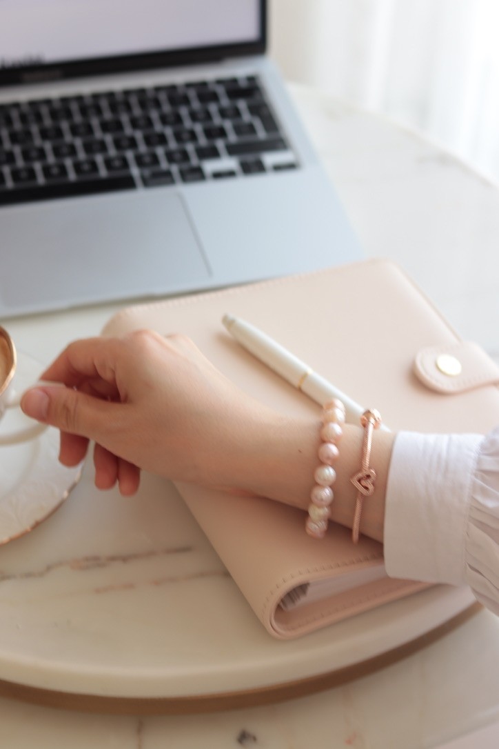 PINK VICTORIA REAL PEARL BRACELET