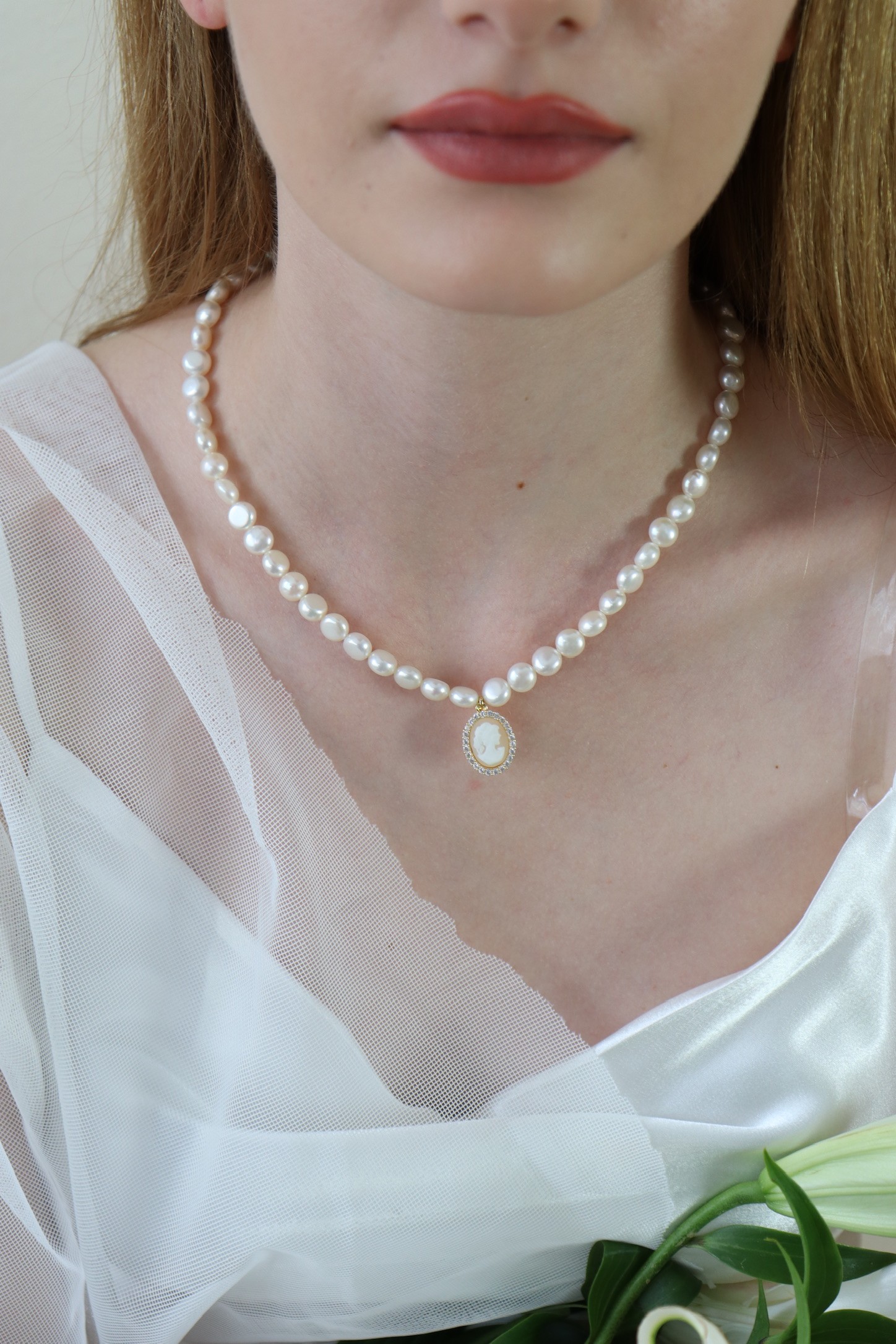 MADAME DIANA REAL PEARL BRIDE NECKLACE